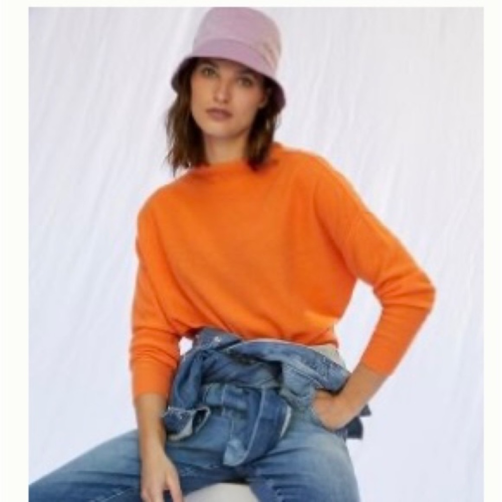 The Alani Cashmere Mock
Neck Sweater